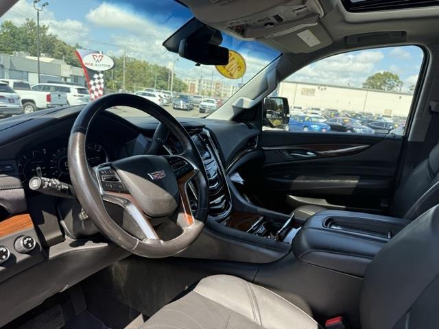 2019 Cadillac Escalade Luxury photo 15