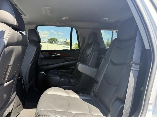 2019 Cadillac Escalade Luxury photo 16