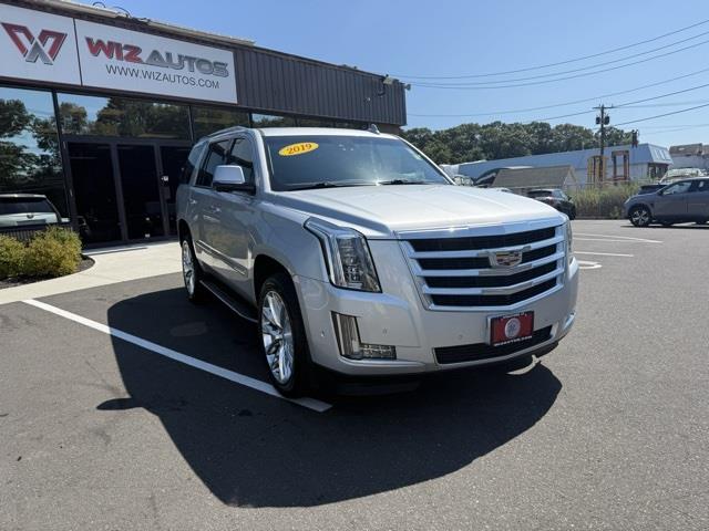 2019 Cadillac Escalade Luxury photo 3
