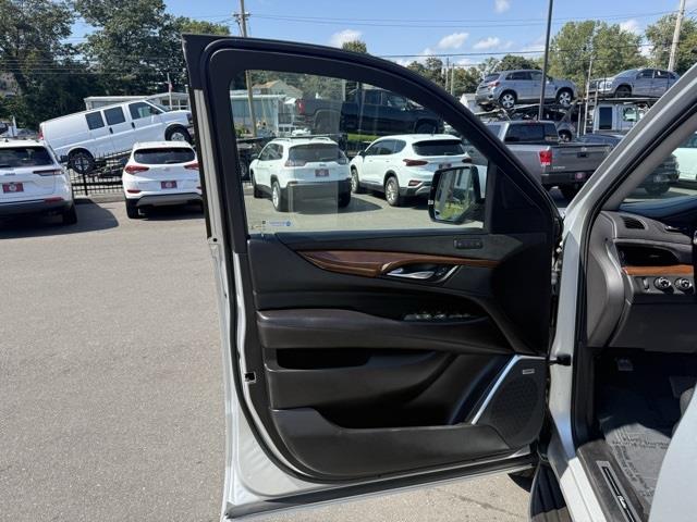 2019 Cadillac Escalade Luxury photo 7