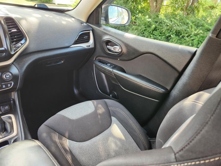 2014 Jeep Cherokee 4WD 4dr Latitude, available for sale in West Babylon, New York | SGM Auto Sales. West Babylon, New York 2014 Jeep Cherokee 4WD 4dr Latitude, available for sale in West Babylon, New York | SGM Auto Sales. West Babylon, New York