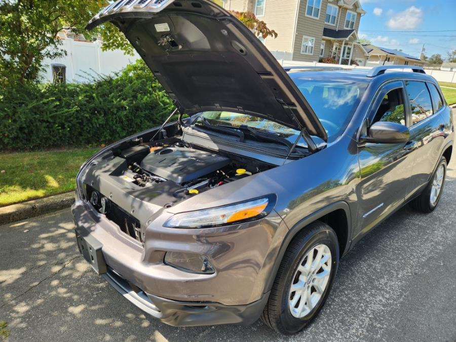 2014 Jeep Cherokee 4WD 4dr Latitude, available for sale in West Babylon, New York | SGM Auto Sales. West Babylon, New York 2014 Jeep Cherokee 4WD 4dr Latitude, available for sale in West Babylon, New York | SGM Auto Sales. West Babylon, New York