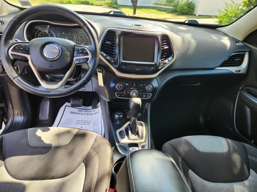 2014 Jeep Cherokee 4WD 4dr Latitude, available for sale in West Babylon, New York | SGM Auto Sales. West Babylon, New York 2014 Jeep Cherokee 4WD 4dr Latitude, available for sale in West Babylon, New York | SGM Auto Sales. West Babylon, New York