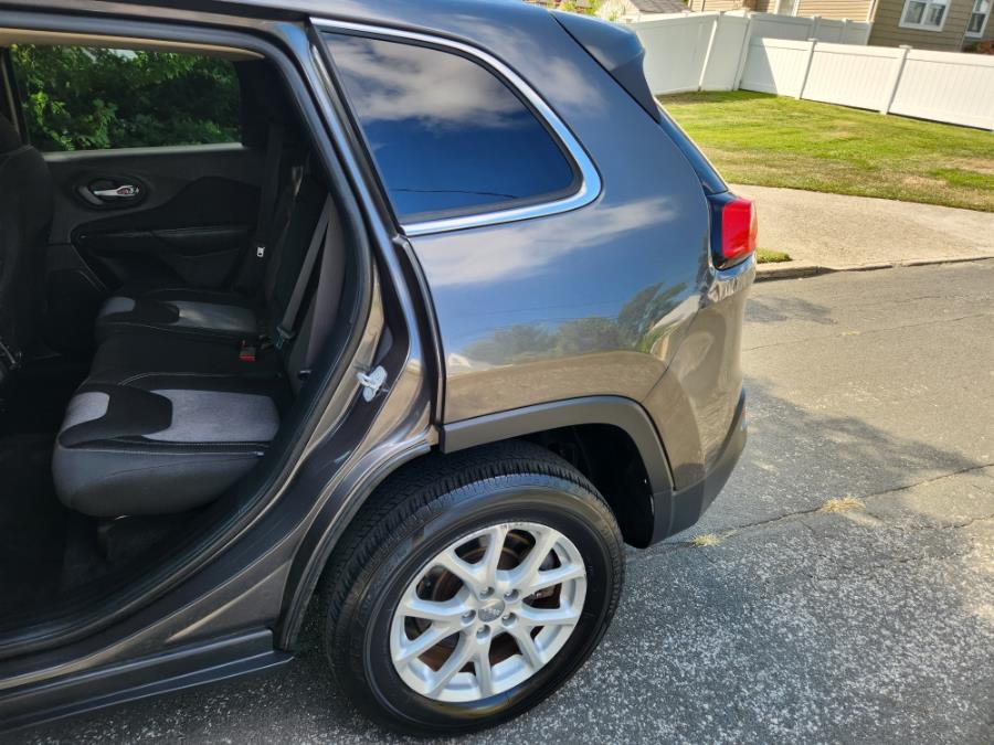 2014 Jeep Cherokee 4WD 4dr Latitude, available for sale in West Babylon, New York | SGM Auto Sales. West Babylon, New York 2014 Jeep Cherokee 4WD 4dr Latitude, available for sale in West Babylon, New York | SGM Auto Sales. West Babylon, New York