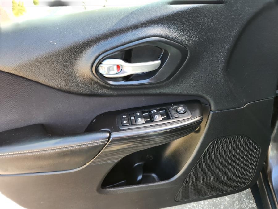 2014 Jeep Cherokee 4WD 4dr Latitude, available for sale in West Babylon, New York | SGM Auto Sales. West Babylon, New York 2014 Jeep Cherokee 4WD 4dr Latitude, available for sale in West Babylon, New York | SGM Auto Sales. West Babylon, New York