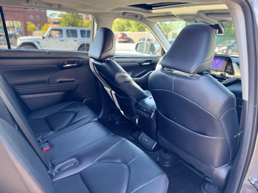 2023 Toyota Highlander Hybrid XLE, available for sale in Peabody, Massachusetts | New Star Motors. Peabody, Massachusetts 2023 Toyota Highlander Hybrid XLE, available for sale in Peabody, Massachusetts | New Star Motors. Peabody, Massachusetts