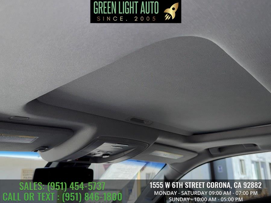 2018 Chevrolet Tahoe 2WD 4dr Premier, available for sale in Corona, California | Green Light Auto. Corona, California 2018 Chevrolet Tahoe 2WD 4dr Premier, available for sale in Corona, California | Green Light Auto. Corona, California