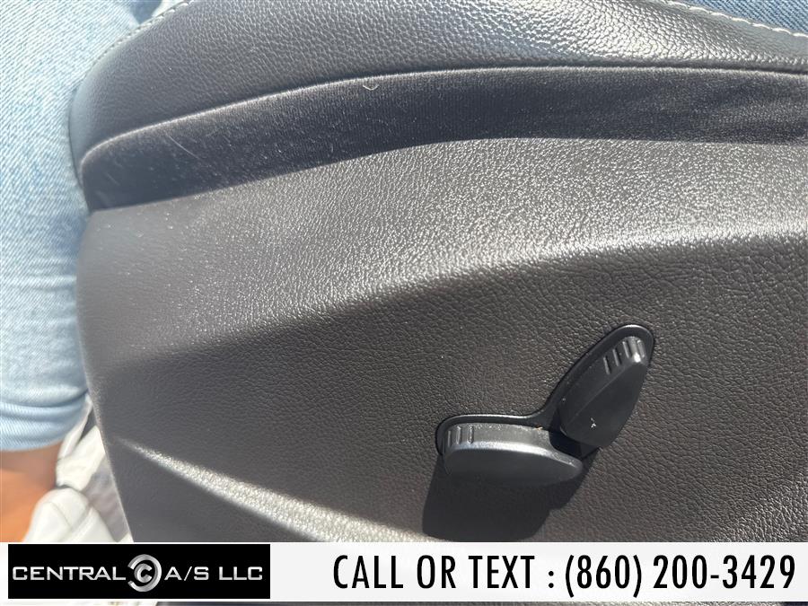 2013 Ford Focus 4dr Sdn SE, available for sale in East Windsor, Connecticut | Central A/S LLC. East Windsor, Connecticut 2013 Ford Focus 4dr Sdn SE, available for sale in East Windsor, Connecticut | Central A/S LLC. East Windsor, Connecticut