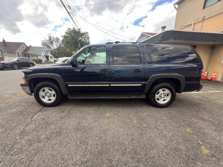 2004 Chevrolet Suburban 4dr 1500 4WD LS, available for sale in Lodi, New Jersey | Route 46 Auto Sales Inc. Lodi, New Jersey 2004 Chevrolet Suburban 4dr 1500 4WD LS, available for sale in Lodi, New Jersey | Route 46 Auto Sales Inc. Lodi, New Jersey