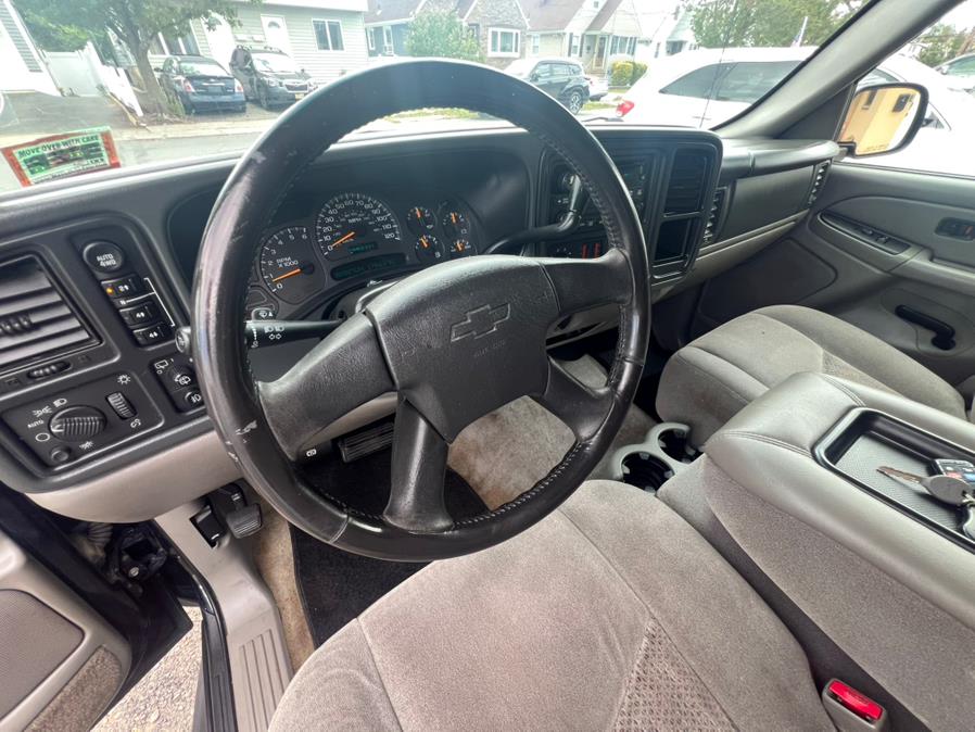 2004 Chevrolet Suburban 4dr 1500 4WD LS, available for sale in Lodi, New Jersey | Route 46 Auto Sales Inc. Lodi, New Jersey 2004 Chevrolet Suburban 4dr 1500 4WD LS, available for sale in Lodi, New Jersey | Route 46 Auto Sales Inc. Lodi, New Jersey