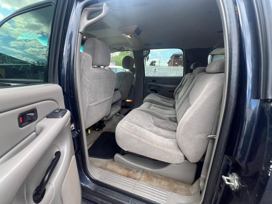 2004 Chevrolet Suburban 4dr 1500 4WD LS, available for sale in Lodi, New Jersey | Route 46 Auto Sales Inc. Lodi, New Jersey 2004 Chevrolet Suburban 4dr 1500 4WD LS, available for sale in Lodi, New Jersey | Route 46 Auto Sales Inc. Lodi, New Jersey