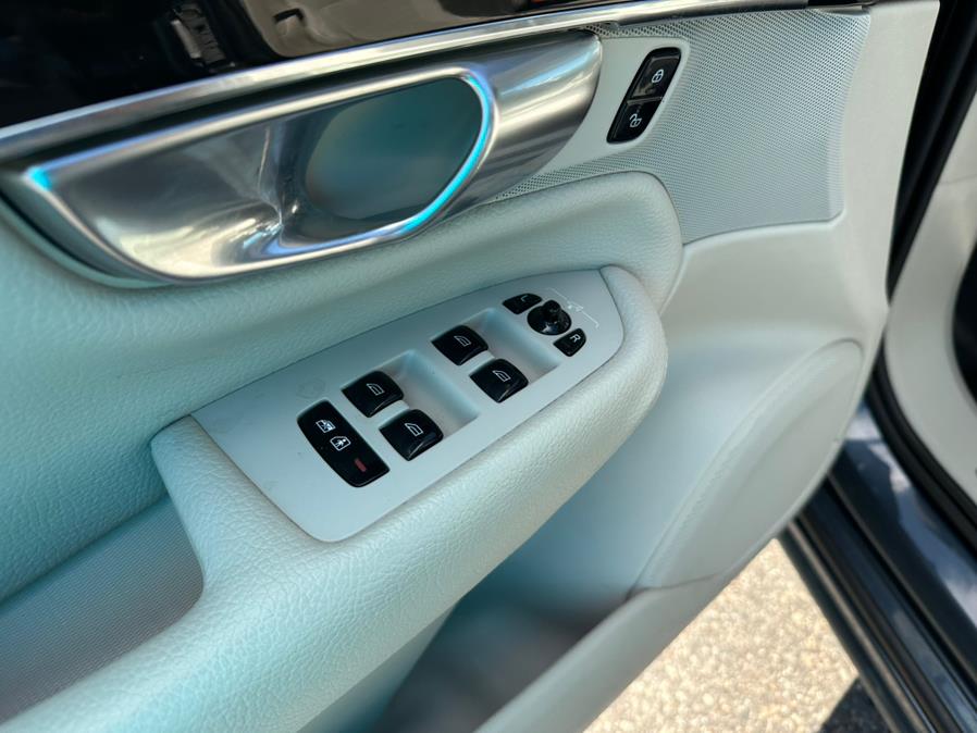 2018 Volvo XC90 T6 AWD 7-Passenger Momentum, available for sale in South Windsor, Connecticut | Mike And Tony Auto Sales, Inc. South Windsor, Connecticut 2018 Volvo XC90 T6 AWD 7-Passenger Momentum, available for sale in South Windsor, Connecticut | Mike And Tony Auto Sales, Inc. South Windsor, Connecticut
