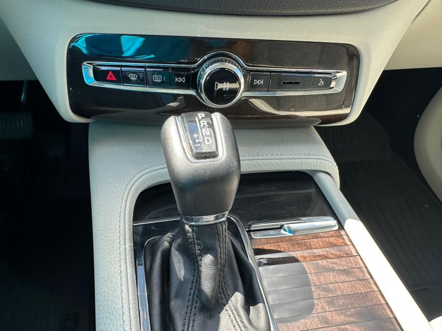 2018 Volvo XC90 T6 AWD 7-Passenger Momentum, available for sale in South Windsor, Connecticut | Mike And Tony Auto Sales, Inc. South Windsor, Connecticut 2018 Volvo XC90 T6 AWD 7-Passenger Momentum, available for sale in South Windsor, Connecticut | Mike And Tony Auto Sales, Inc. South Windsor, Connecticut
