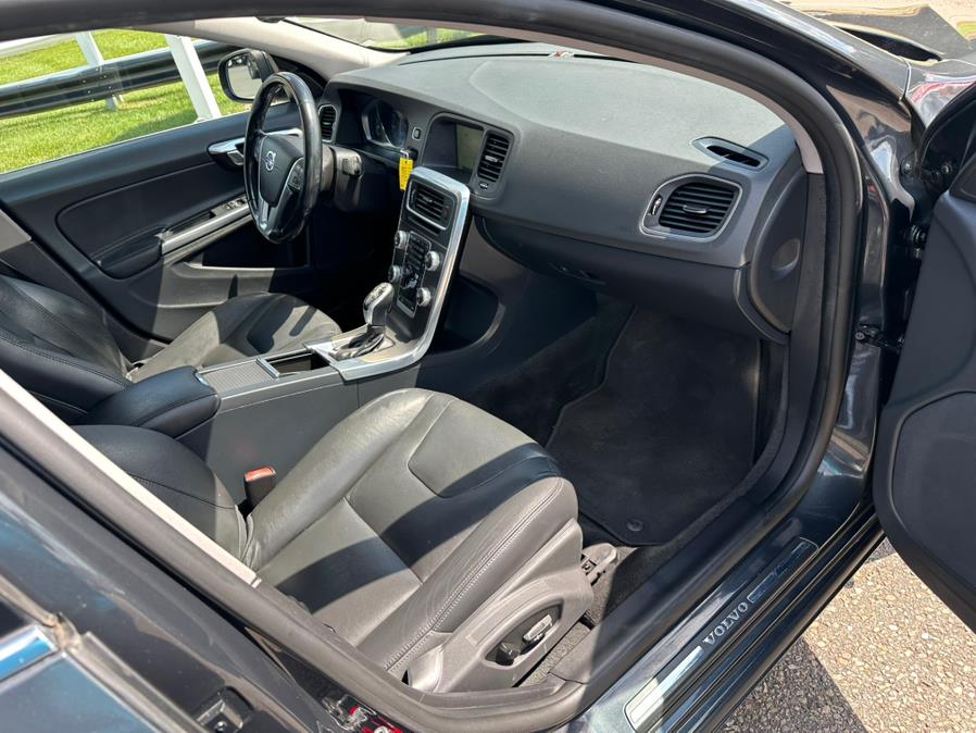 2015 Volvo S60 2015.5 4dr Sdn T5 Premier AWD, available for sale in South Windsor, Connecticut | Mike And Tony Auto Sales, Inc. South Windsor, Connecticut 2015 Volvo S60 2015.5 4dr Sdn T5 Premier AWD, available for sale in South Windsor, Connecticut | Mike And Tony Auto Sales, Inc. South Windsor, Connecticut