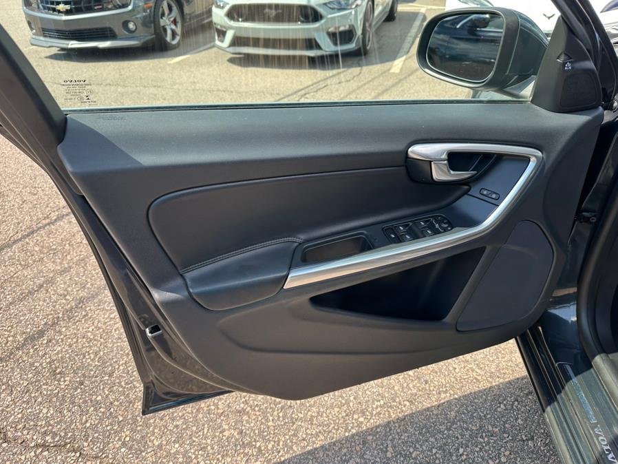 2015 Volvo S60 2015.5 4dr Sdn T5 Premier AWD, available for sale in South Windsor, Connecticut | Mike And Tony Auto Sales, Inc. South Windsor, Connecticut 2015 Volvo S60 2015.5 4dr Sdn T5 Premier AWD, available for sale in South Windsor, Connecticut | Mike And Tony Auto Sales, Inc. South Windsor, Connecticut