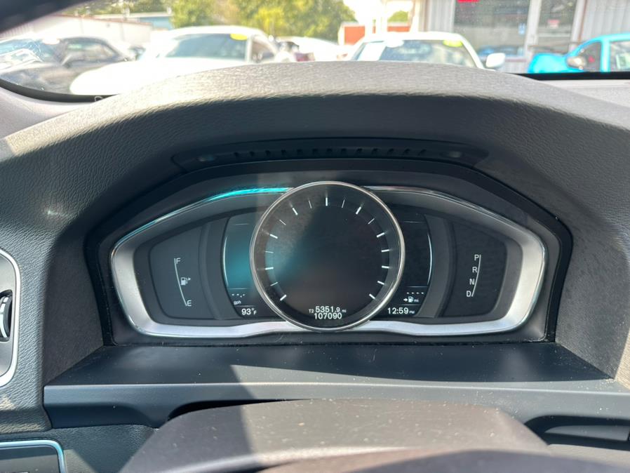 2015 Volvo S60 2015.5 4dr Sdn T5 Premier AWD, available for sale in South Windsor, Connecticut | Mike And Tony Auto Sales, Inc. South Windsor, Connecticut 2015 Volvo S60 2015.5 4dr Sdn T5 Premier AWD, available for sale in South Windsor, Connecticut | Mike And Tony Auto Sales, Inc. South Windsor, Connecticut