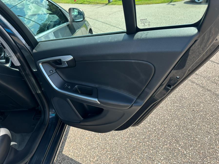 2015 Volvo S60 2015.5 4dr Sdn T5 Premier AWD, available for sale in South Windsor, Connecticut | Mike And Tony Auto Sales, Inc. South Windsor, Connecticut 2015 Volvo S60 2015.5 4dr Sdn T5 Premier AWD, available for sale in South Windsor, Connecticut | Mike And Tony Auto Sales, Inc. South Windsor, Connecticut
