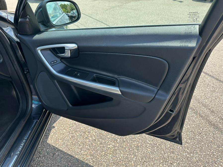 2015 Volvo S60 2015.5 4dr Sdn T5 Premier AWD, available for sale in South Windsor, Connecticut | Mike And Tony Auto Sales, Inc. South Windsor, Connecticut 2015 Volvo S60 2015.5 4dr Sdn T5 Premier AWD, available for sale in South Windsor, Connecticut | Mike And Tony Auto Sales, Inc. South Windsor, Connecticut