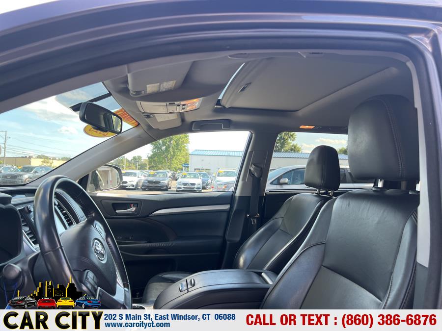 2015 Toyota Highlander AWD 4dr V6 XLE (Natl), available for sale in East Windsor, Connecticut | Car City LLC. East Windsor, Connecticut 2015 Toyota Highlander AWD 4dr V6 XLE (Natl), available for sale in East Windsor, Connecticut | Car City LLC. East Windsor, Connecticut