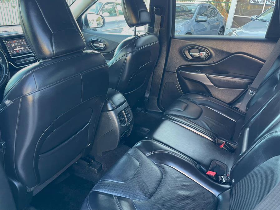 2019 Jeep Cherokee Limited FWD, available for sale in Hawaiian Gardens, California | Luxe Motors. Hawaiian Gardens, California 2019 Jeep Cherokee Limited FWD, available for sale in Hawaiian Gardens, California | Luxe Motors. Hawaiian Gardens, California