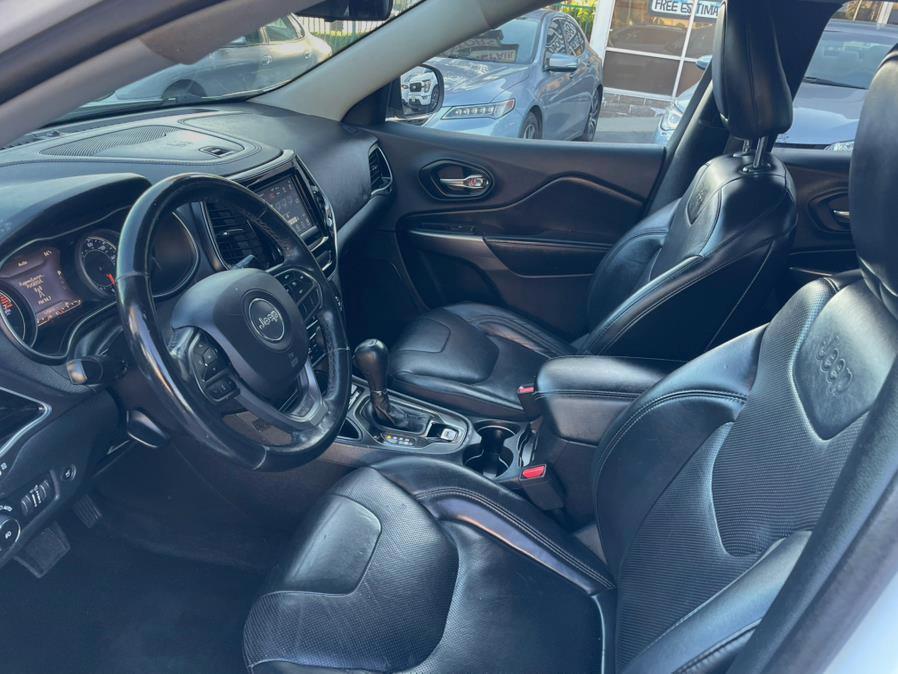 2019 Jeep Cherokee Limited FWD, available for sale in Hawaiian Gardens, California | Luxe Motors. Hawaiian Gardens, California 2019 Jeep Cherokee Limited FWD, available for sale in Hawaiian Gardens, California | Luxe Motors. Hawaiian Gardens, California