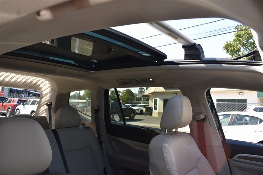 2022 Volkswagen Atlas SEL, available for sale in Valley Stream, New York | Certified Performance Motors. Valley Stream, New York 2022 Volkswagen Atlas SEL, available for sale in Valley Stream, New York | Certified Performance Motors. Valley Stream, New York
