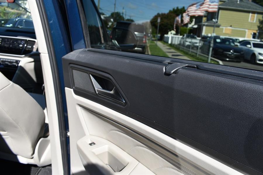 2022 Volkswagen Atlas SEL, available for sale in Valley Stream, New York | Certified Performance Motors. Valley Stream, New York 2022 Volkswagen Atlas SEL, available for sale in Valley Stream, New York | Certified Performance Motors. Valley Stream, New York