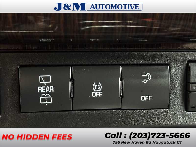 2016 Chevrolet Traverse LT, available for sale in Naugatuck, Connecticut | J&M Automotive Sls&Svc LLC. Naugatuck, Connecticut 2016 Chevrolet Traverse LT, available for sale in Naugatuck, Connecticut | J&M Automotive Sls&Svc LLC. Naugatuck, Connecticut