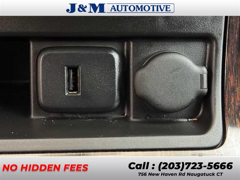 2016 Chevrolet Traverse LT, available for sale in Naugatuck, Connecticut | J&M Automotive Sls&Svc LLC. Naugatuck, Connecticut 2016 Chevrolet Traverse LT, available for sale in Naugatuck, Connecticut | J&M Automotive Sls&Svc LLC. Naugatuck, Connecticut