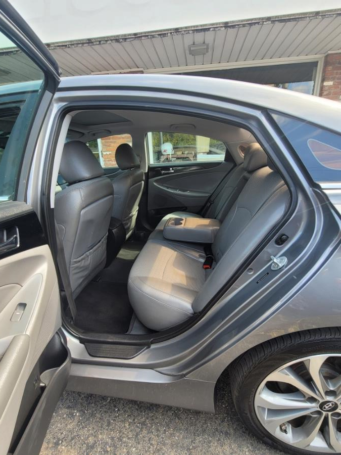 2014 Hyundai Sonata 4dr Sdn 2.4L Auto S, available for sale in Naugatuck, Connecticut | Riverside Motorcars, LLC. Naugatuck, Connecticut 2014 Hyundai Sonata 4dr Sdn 2.4L Auto S, available for sale in Naugatuck, Connecticut | Riverside Motorcars, LLC. Naugatuck, Connecticut