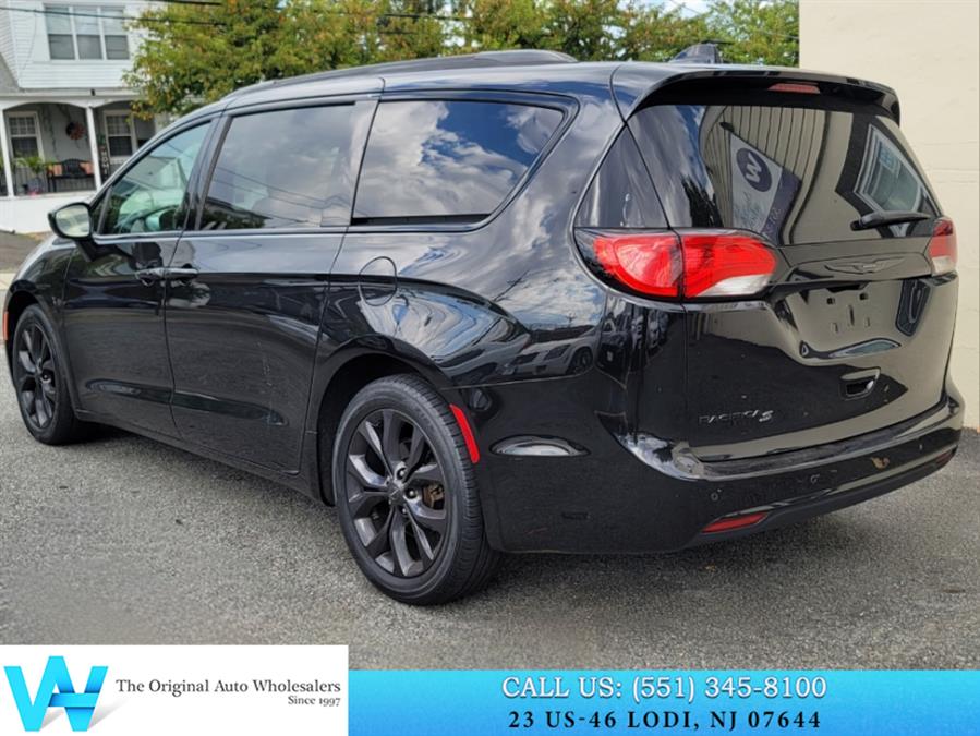 2020 Chrysler Pacifica Touring L Plus FWD, available for sale in Lodi, New Jersey | AW Auto & Truck Wholesalers, Inc. Lodi, New Jersey 2020 Chrysler Pacifica Touring L Plus FWD, available for sale in Lodi, New Jersey | AW Auto & Truck Wholesalers, Inc. Lodi, New Jersey