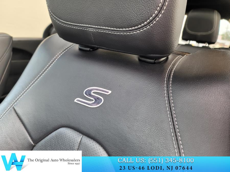 2020 Chrysler Pacifica Touring L Plus FWD, available for sale in Lodi, New Jersey | AW Auto & Truck Wholesalers, Inc. Lodi, New Jersey 2020 Chrysler Pacifica Touring L Plus FWD, available for sale in Lodi, New Jersey | AW Auto & Truck Wholesalers, Inc. Lodi, New Jersey