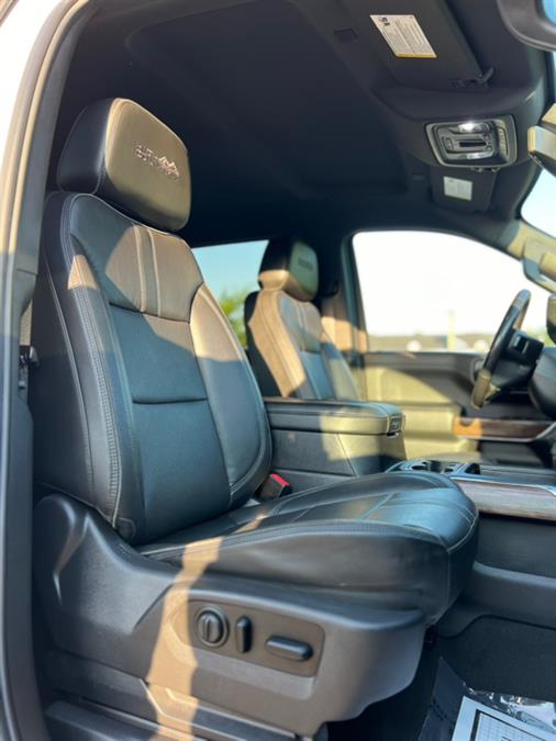 2020 Chevrolet Silverado 1500 4WD Crew Cab 157" High Country, available for sale in Paterson, New Jersey | Speedway Motors LLC. Paterson, New Jersey 2020 Chevrolet Silverado 1500 4WD Crew Cab 157" High Country, available for sale in Paterson, New Jersey | Speedway Motors LLC. Paterson, New Jersey