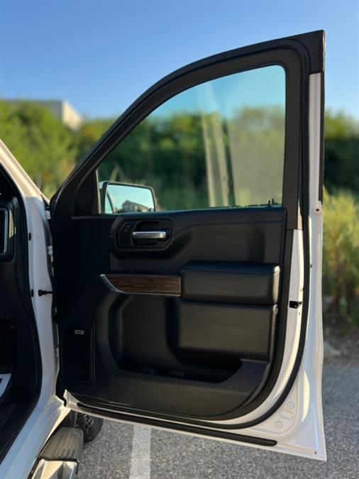 2020 Chevrolet Silverado 1500 4WD Crew Cab 157" High Country, available for sale in Paterson, New Jersey | Speedway Motors LLC. Paterson, New Jersey 2020 Chevrolet Silverado 1500 4WD Crew Cab 157" High Country, available for sale in Paterson, New Jersey | Speedway Motors LLC. Paterson, New Jersey