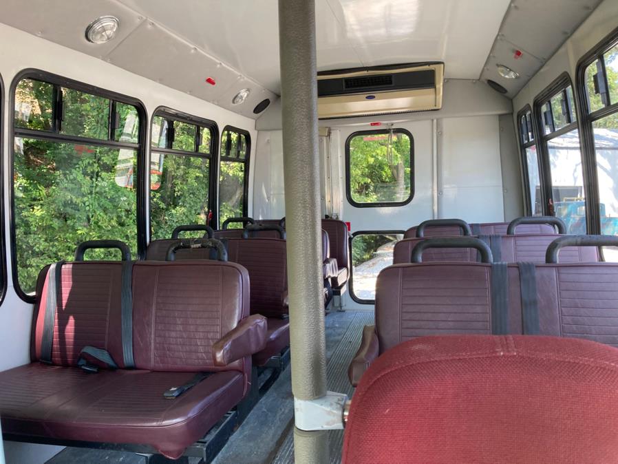 2000 Ford Econoline Commercial Cutaway E-350 Super Duty 138" WB DRW, available for sale in Neosho, Missouri | Xsell Auto LLC. Neosho, Missouri 2000 Ford Econoline Commercial Cutaway E-350 Super Duty 138" WB DRW, available for sale in Neosho, Missouri | Xsell Auto LLC. Neosho, Missouri