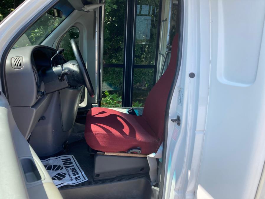 2000 Ford Econoline Commercial Cutaway E-350 Super Duty 138" WB DRW, available for sale in Neosho, Missouri | Xsell Auto LLC. Neosho, Missouri 2000 Ford Econoline Commercial Cutaway E-350 Super Duty 138" WB DRW, available for sale in Neosho, Missouri | Xsell Auto LLC. Neosho, Missouri