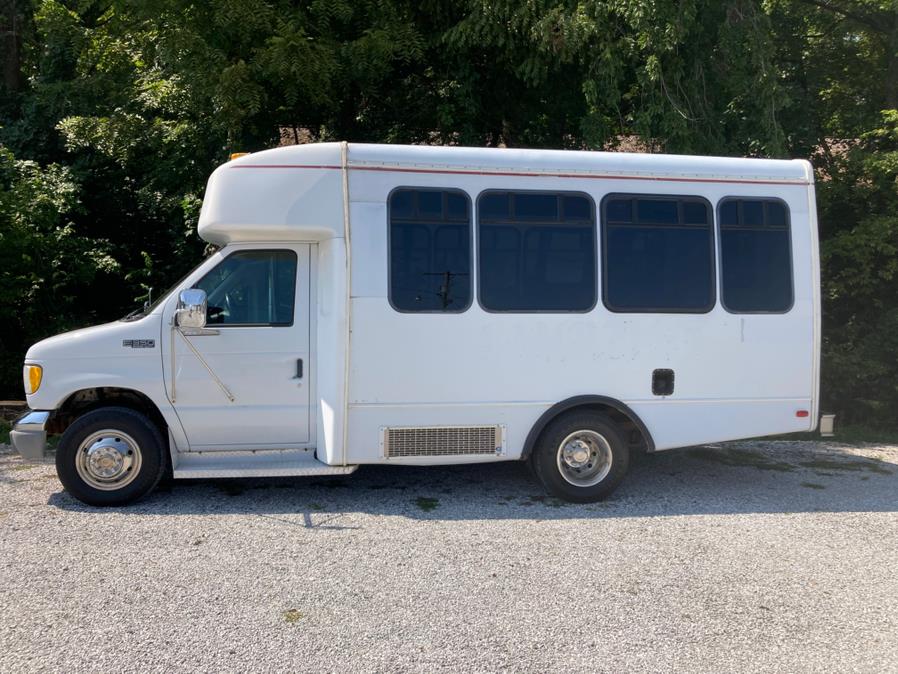 2000 Ford Econoline Commercial Cutaway E-350 Super Duty 138" WB DRW, available for sale in Neosho, Missouri | Xsell Auto LLC. Neosho, Missouri 2000 Ford Econoline Commercial Cutaway E-350 Super Duty 138" WB DRW, available for sale in Neosho, Missouri | Xsell Auto LLC. Neosho, Missouri