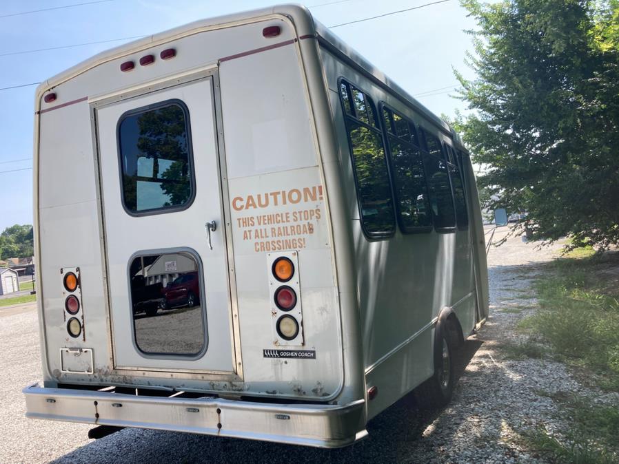 2000 Ford Econoline Commercial Cutaway E-350 Super Duty 138" WB DRW, available for sale in Neosho, Missouri | Xsell Auto LLC. Neosho, Missouri 2000 Ford Econoline Commercial Cutaway E-350 Super Duty 138" WB DRW, available for sale in Neosho, Missouri | Xsell Auto LLC. Neosho, Missouri
