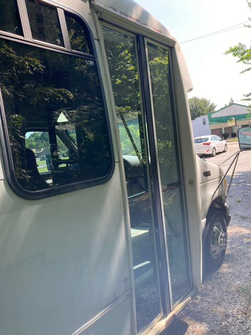 2000 Ford Econoline Commercial Cutaway E-350 Super Duty 138" WB DRW, available for sale in Neosho, Missouri | Xsell Auto LLC. Neosho, Missouri 2000 Ford Econoline Commercial Cutaway E-350 Super Duty 138" WB DRW, available for sale in Neosho, Missouri | Xsell Auto LLC. Neosho, Missouri