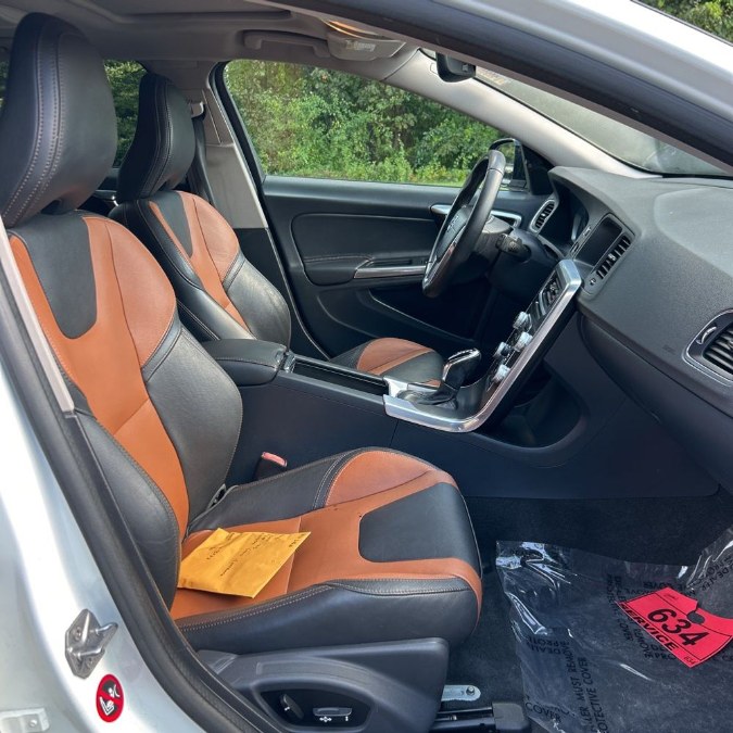 2016 Volvo V60 Cross Country 4dr Wgn T5 AWD, available for sale in Manchester, New Hampshire | Second Street Auto Sales Inc. Manchester, New Hampshire 2016 Volvo V60 Cross Country 4dr Wgn T5 AWD, available for sale in Manchester, New Hampshire | Second Street Auto Sales Inc. Manchester, New Hampshire