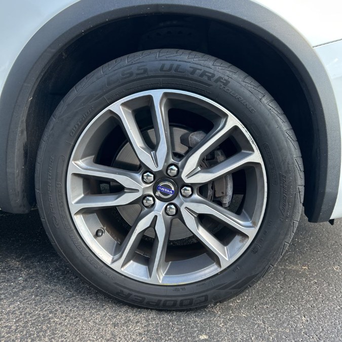 2016 Volvo V60 Cross Country 4dr Wgn T5 AWD, available for sale in Manchester, New Hampshire | Second Street Auto Sales Inc. Manchester, New Hampshire 2016 Volvo V60 Cross Country 4dr Wgn T5 AWD, available for sale in Manchester, New Hampshire | Second Street Auto Sales Inc. Manchester, New Hampshire