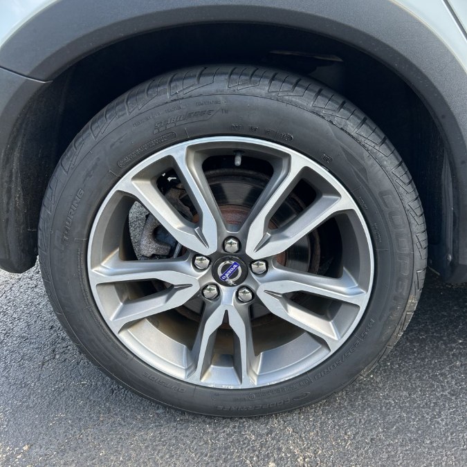 2016 Volvo V60 Cross Country 4dr Wgn T5 AWD, available for sale in Manchester, New Hampshire | Second Street Auto Sales Inc. Manchester, New Hampshire 2016 Volvo V60 Cross Country 4dr Wgn T5 AWD, available for sale in Manchester, New Hampshire | Second Street Auto Sales Inc. Manchester, New Hampshire