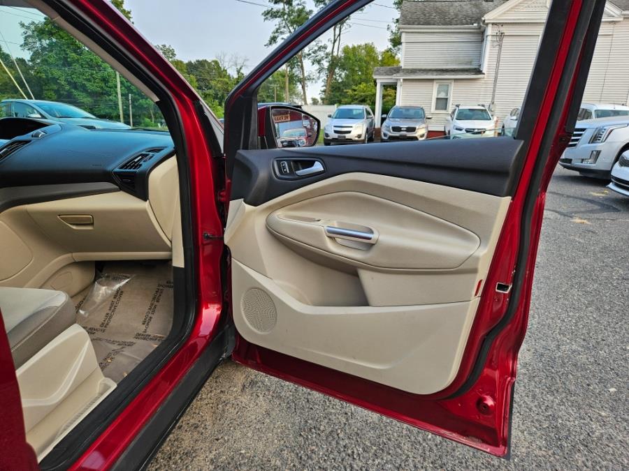 2013 Ford Escape 4WD 4dr SE, available for sale in East Windsor, Connecticut | Toro Auto. East Windsor, Connecticut 2013 Ford Escape 4WD 4dr SE, available for sale in East Windsor, Connecticut | Toro Auto. East Windsor, Connecticut