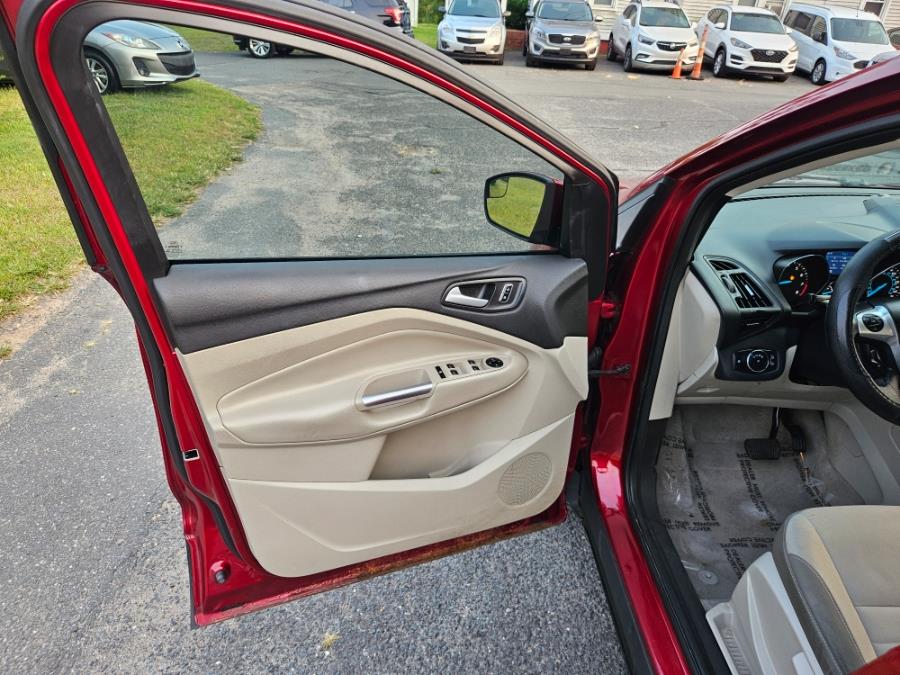 2013 Ford Escape 4WD 4dr SE, available for sale in East Windsor, Connecticut | Toro Auto. East Windsor, Connecticut 2013 Ford Escape 4WD 4dr SE, available for sale in East Windsor, Connecticut | Toro Auto. East Windsor, Connecticut