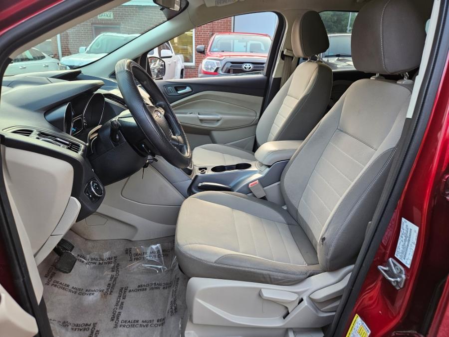 2013 Ford Escape 4WD 4dr SE, available for sale in East Windsor, Connecticut | Toro Auto. East Windsor, Connecticut 2013 Ford Escape 4WD 4dr SE, available for sale in East Windsor, Connecticut | Toro Auto. East Windsor, Connecticut