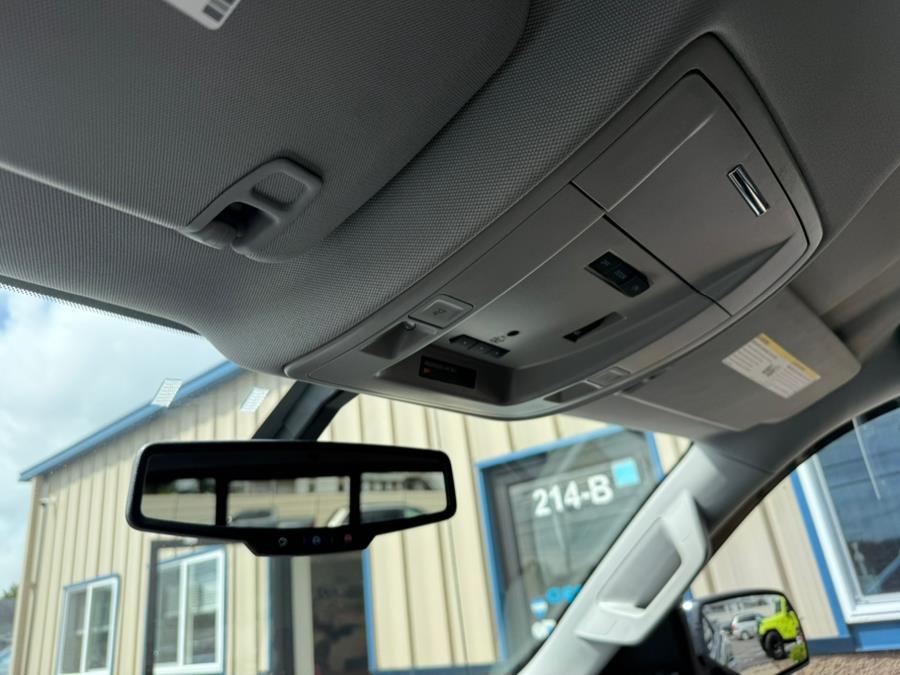 2015 GMC Sierra 1500 4WD Double Cab 143.5" SLT, available for sale in East Windsor, Connecticut | Century Auto And Truck. East Windsor, Connecticut 2015 GMC Sierra 1500 4WD Double Cab 143.5" SLT, available for sale in East Windsor, Connecticut | Century Auto And Truck. East Windsor, Connecticut