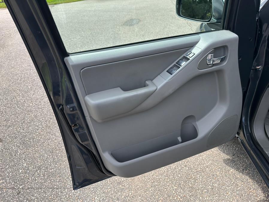 2012 Nissan Frontier 4WD Crew Cab SWB Auto PRO-4X, available for sale in South Windsor, Connecticut | Mike And Tony Auto Sales, Inc. South Windsor, Connecticut 2012 Nissan Frontier 4WD Crew Cab SWB Auto PRO-4X, available for sale in South Windsor, Connecticut | Mike And Tony Auto Sales, Inc. South Windsor, Connecticut