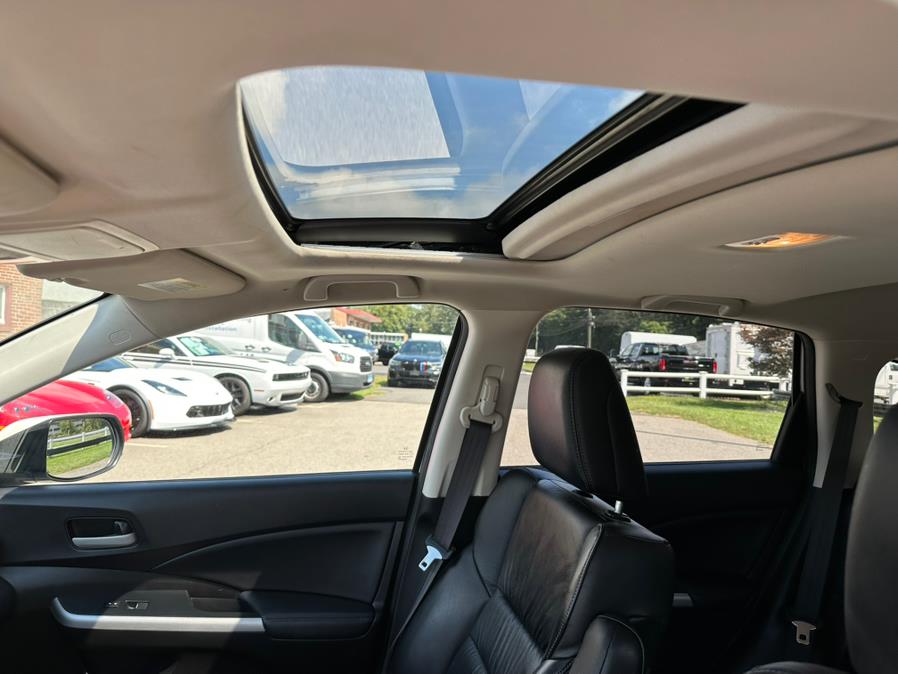 2013 Honda CR-V AWD 5dr EX-L w/Navi, available for sale in South Windsor, Connecticut | Mike And Tony Auto Sales, Inc. South Windsor, Connecticut 2013 Honda CR-V AWD 5dr EX-L w/Navi, available for sale in South Windsor, Connecticut | Mike And Tony Auto Sales, Inc. South Windsor, Connecticut