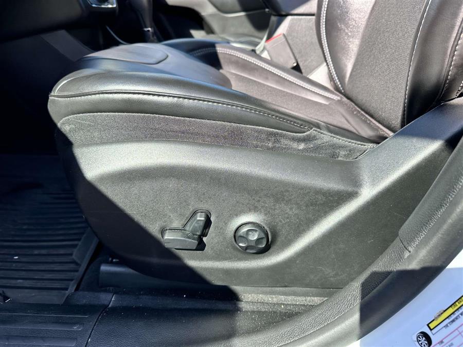 2019 Jeep Cherokee Latitude Plus, available for sale in Patchogue, New York | Baron Supercenter. Patchogue, New York 2019 Jeep Cherokee Latitude Plus, available for sale in Patchogue, New York | Baron Supercenter. Patchogue, New York