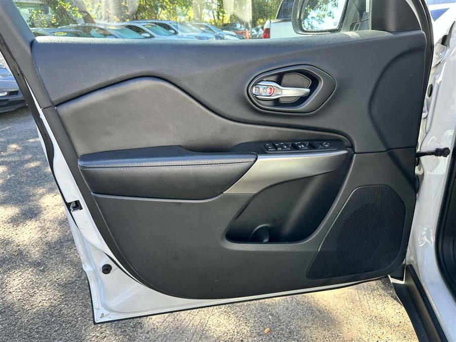 2019 Jeep Cherokee Latitude Plus, available for sale in Patchogue, New York | Baron Supercenter. Patchogue, New York 2019 Jeep Cherokee Latitude Plus, available for sale in Patchogue, New York | Baron Supercenter. Patchogue, New York